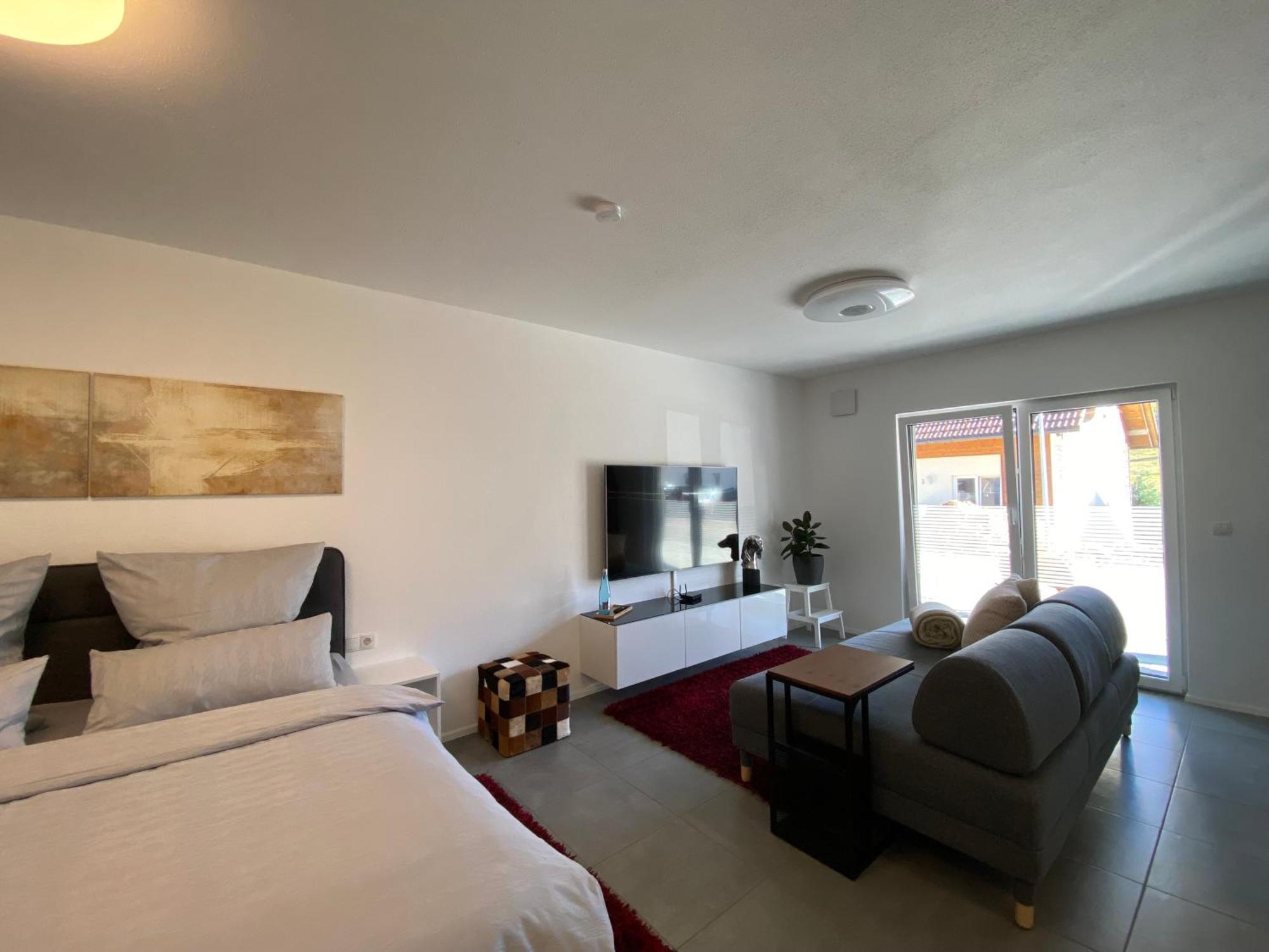 Number 8 Apartment *