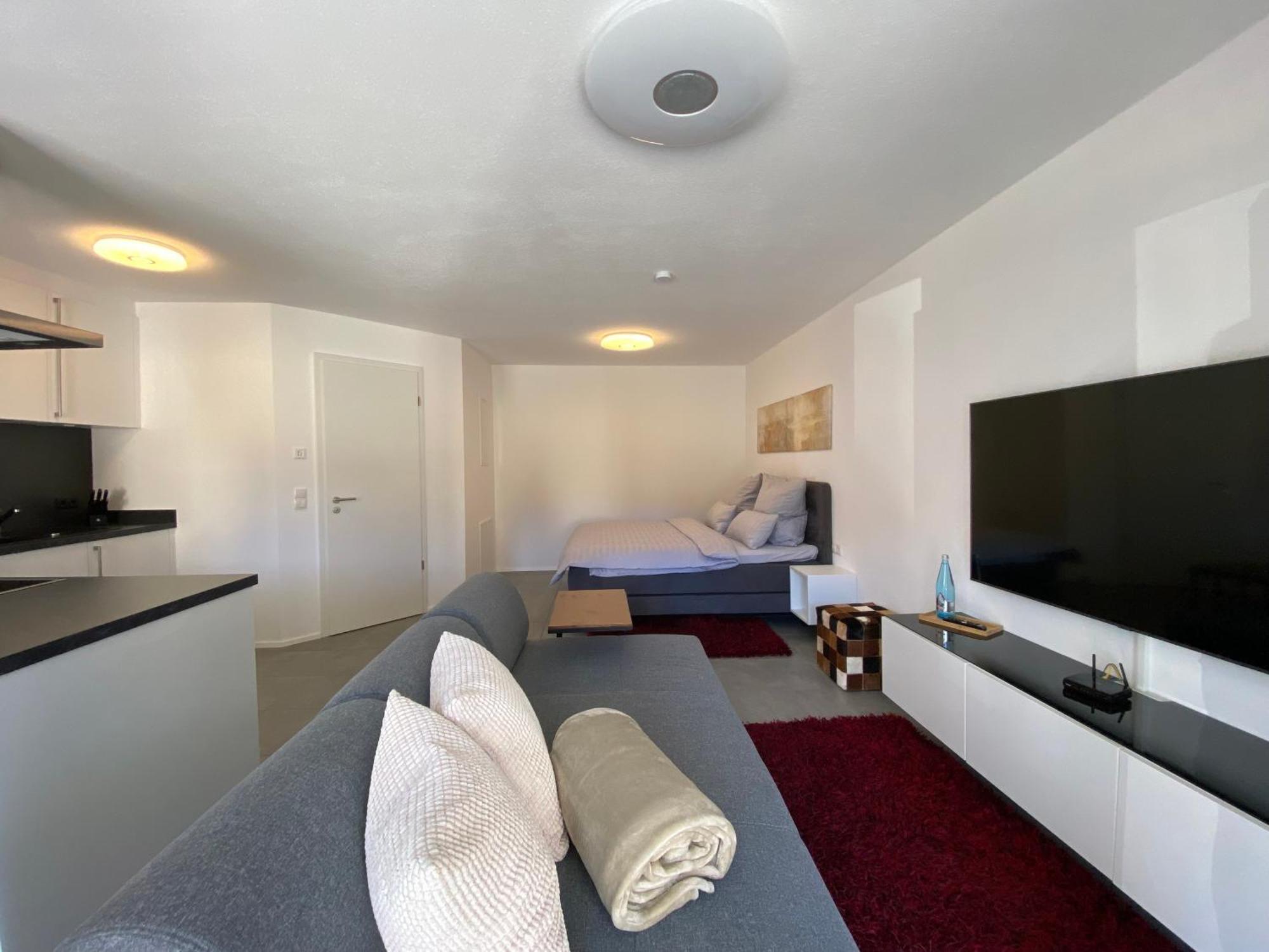 Number 8 Apartment *